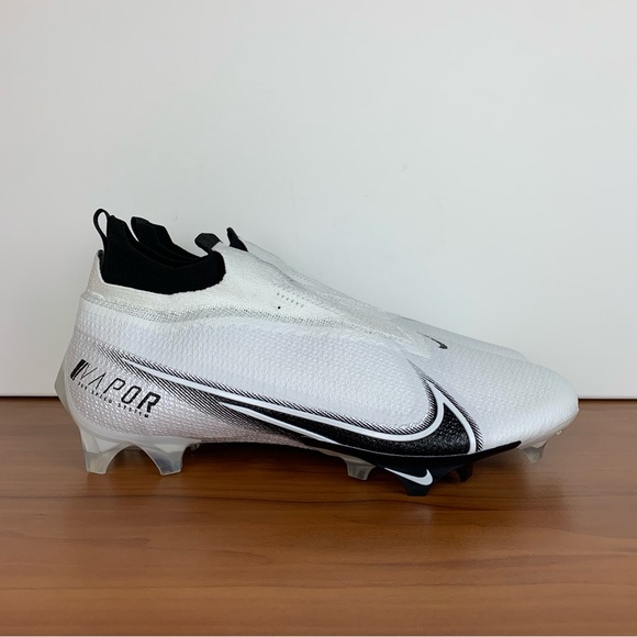 Nike Vapor Edge Elite 360 Flyknit Football Cleats (WIDE SIZING) - Picture 2 of 13